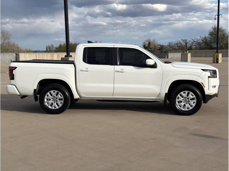 Used 2022 Nissan Frontier SV AWD/4WD image 9