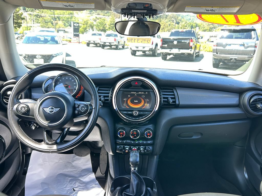 Used 2017 MINI Cooper 2-Door Hardtop FWD image 32