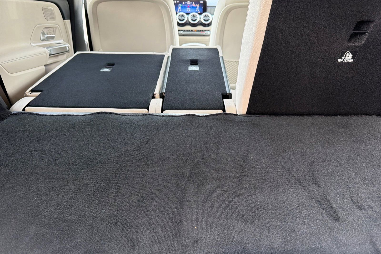 Certified 2025 Mercedes-Benz GLB 250 image 17