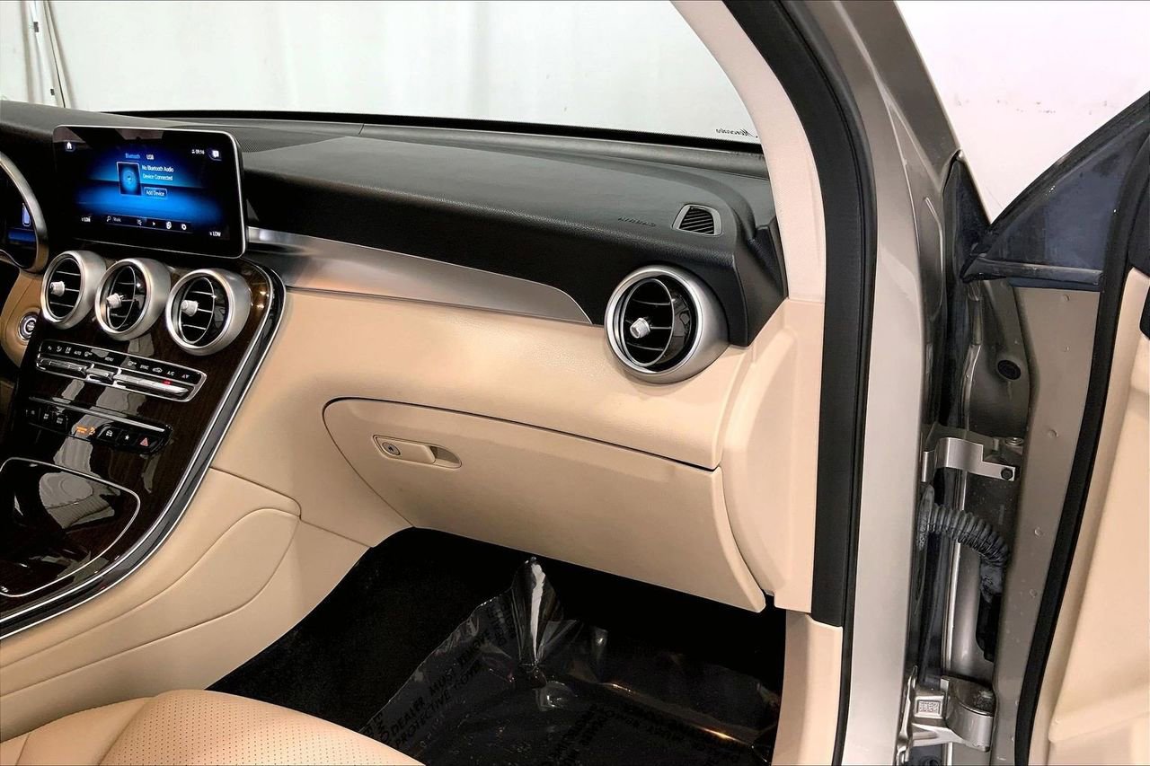 Used 2022 Mercedes-Benz GLC 300 image 16