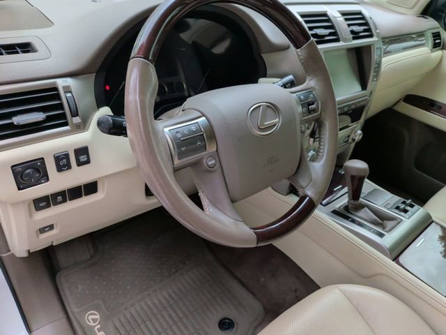 Used 2019 Lexus GX 460 Premium w/ Premium Package AWD/4WD image 15