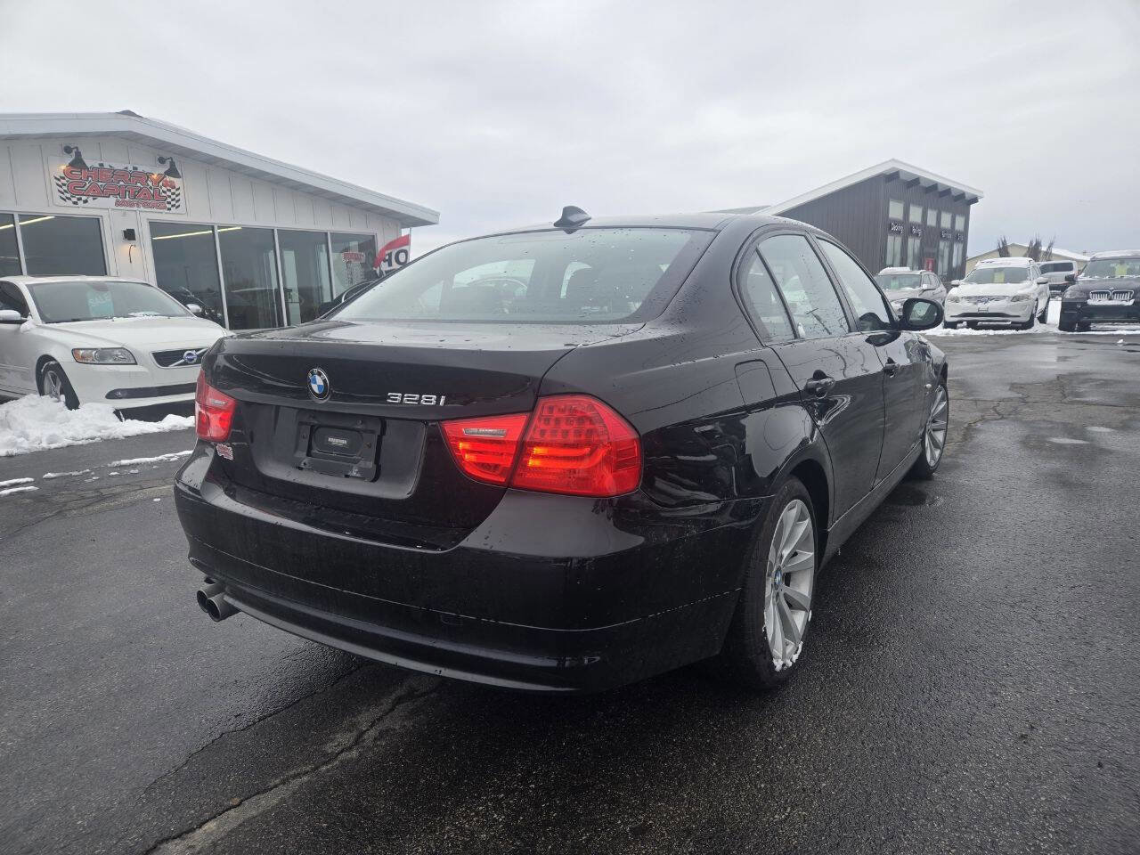 Used 2011 BMW 328i xDrive Sedan image 12