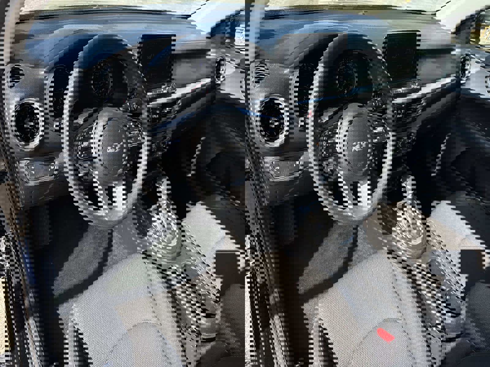 Used 2024 Kia Forte LXS image 36