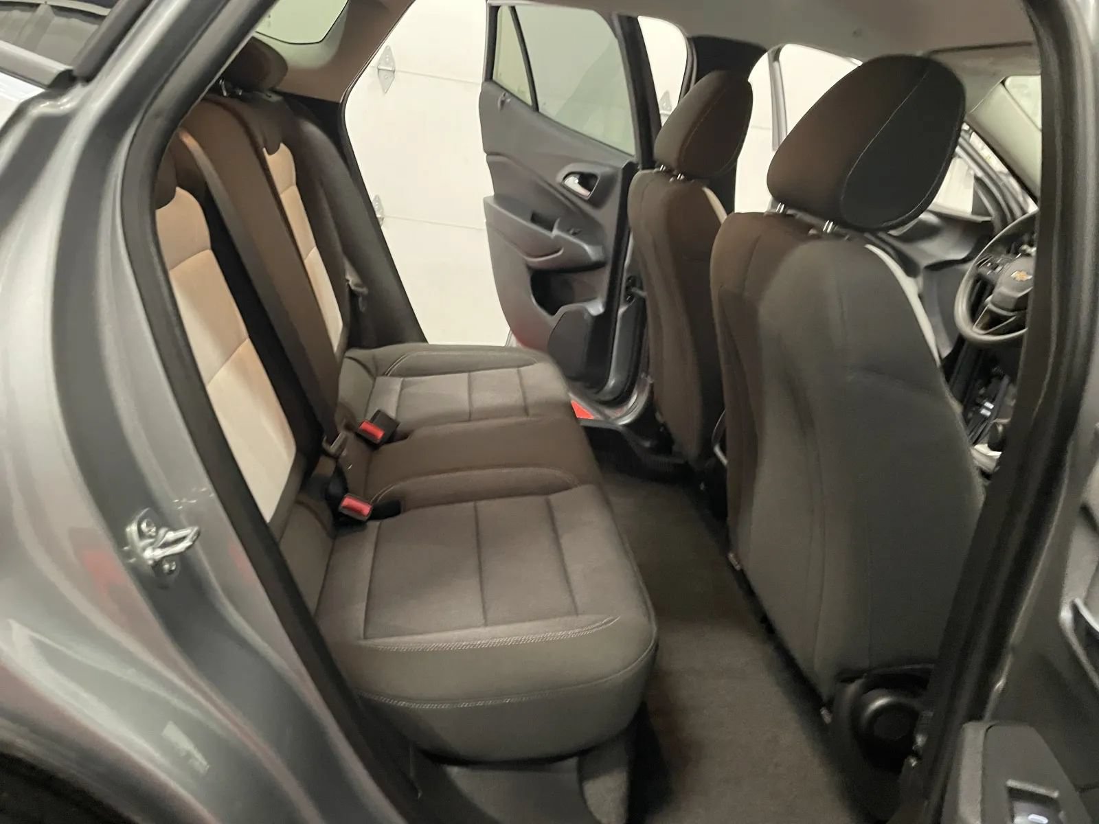 Used 2026 Chevrolet Trax LS w/ Driver Confidence Package FWD image 39