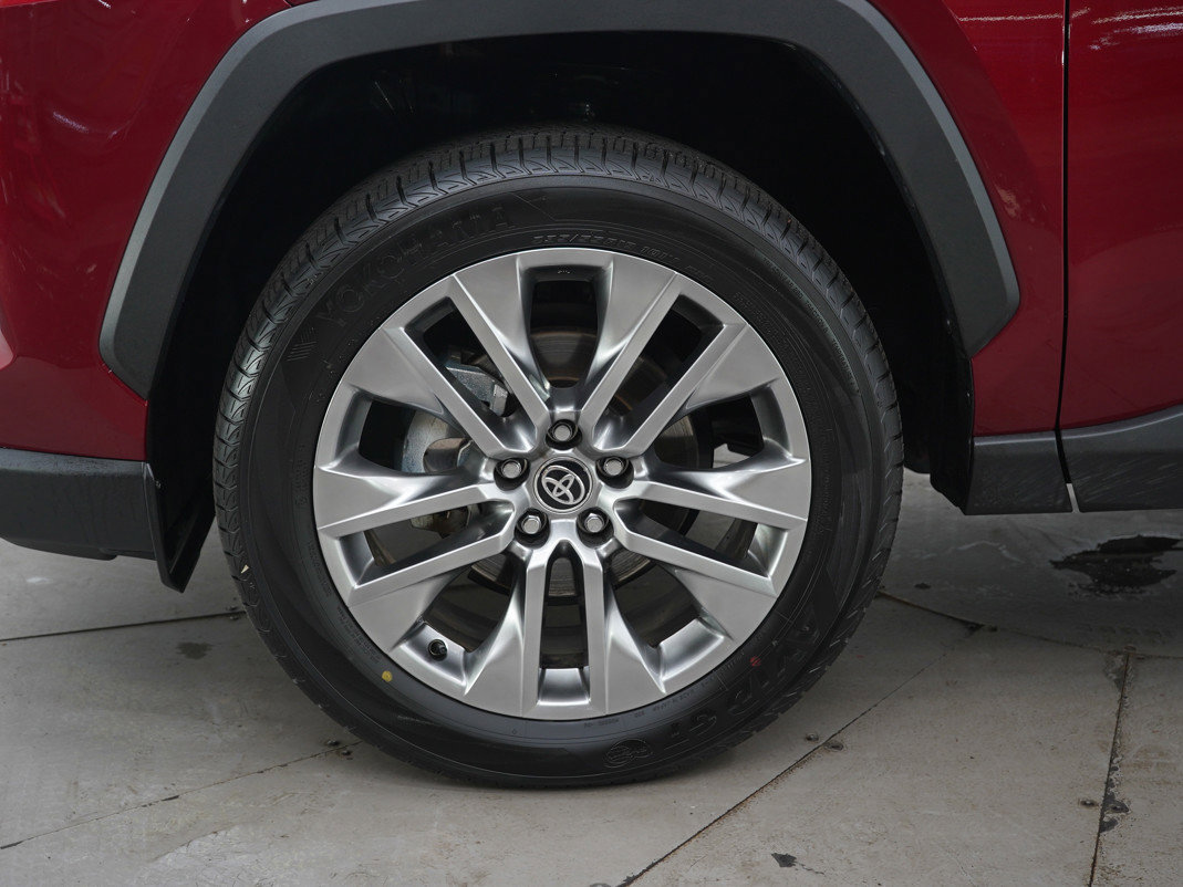 Used 2025 Toyota RAV4 XLE Premium w/ Weather Package AWD/4WD image 26