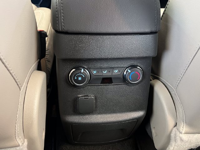Used 2013 Ford Explorer XLT FWD image 32