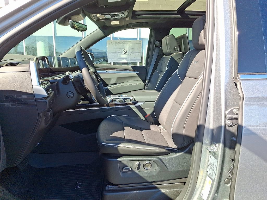New 2026 Cadillac Escalade ESV Luxury w/ LPO, Floor Liner Package image 6