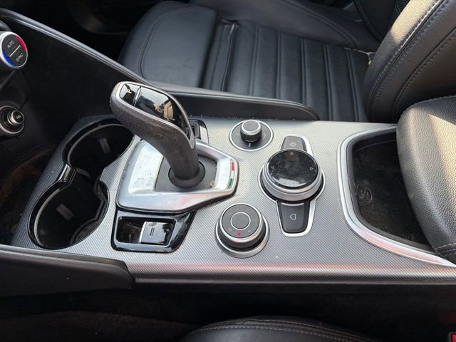 Used 2023 Alfa Romeo Giulia Veloce image 23