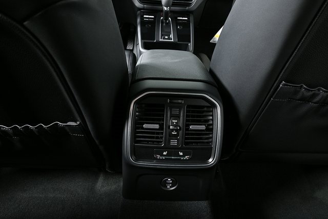 New 2025 Porsche Macan image 23