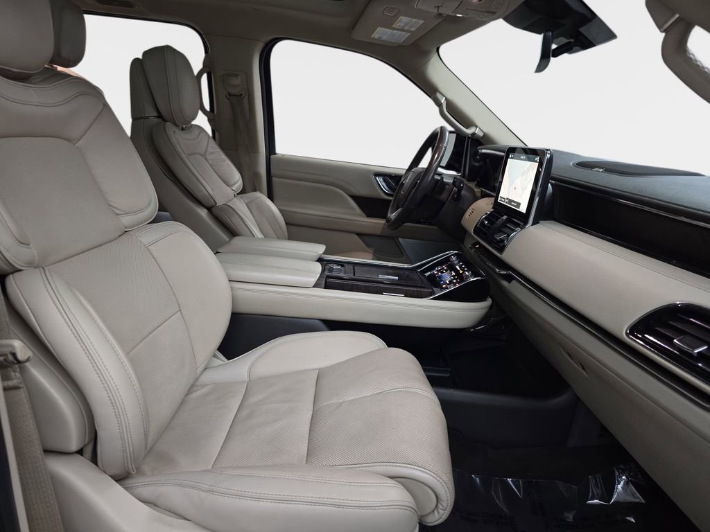 Used 2018 Lincoln Navigator L Reserve w/ Technology Package AWD/4WD image 10
