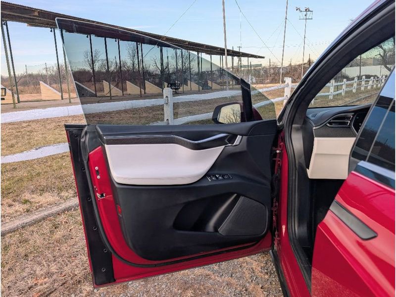 Used 2017 Tesla Model X 100D image 8
