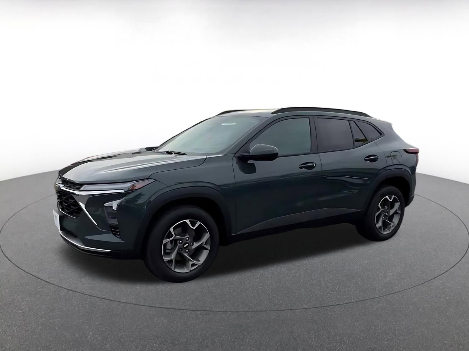 Used 2025 Chevrolet Trax LT image 8