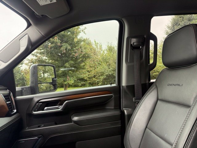 Used 2024 GMC Sierra 2500 Denali w/ Denali Reserve Package AWD/4WD image 37