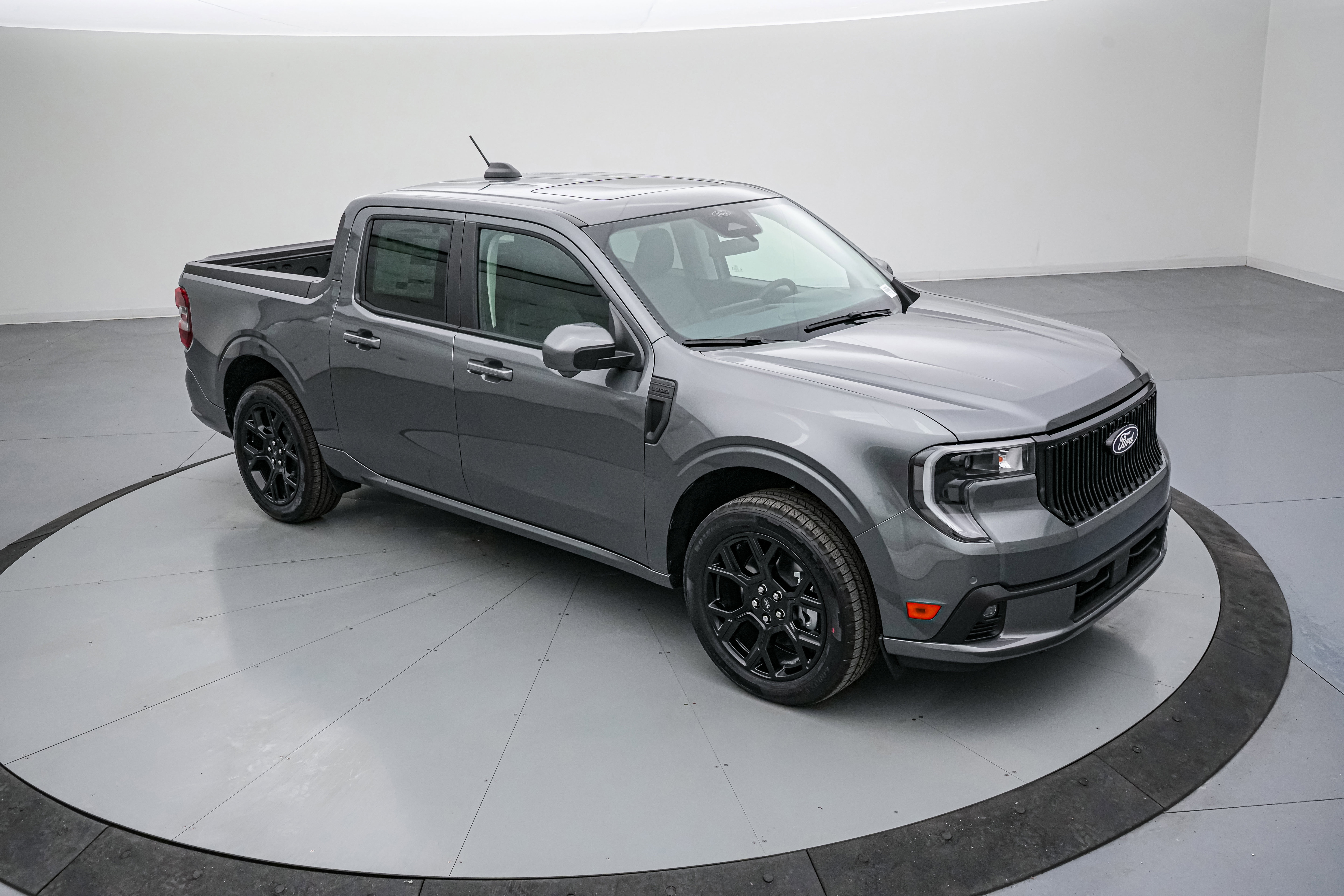 New 2026 Ford Maverick Lobo AWD/4WD image 2