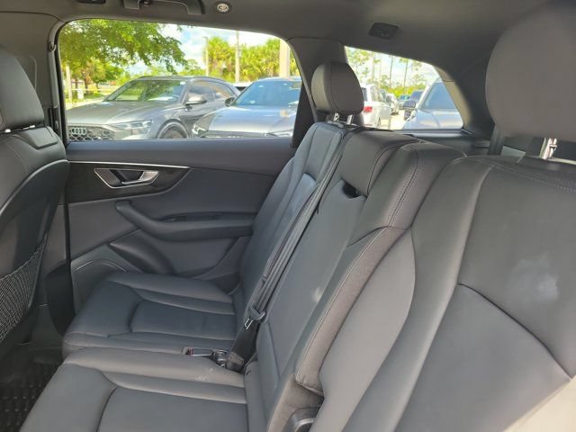 Used 2023 Audi Q7 2.0T Premium w/ Convenience Package AWD/4WD image 11