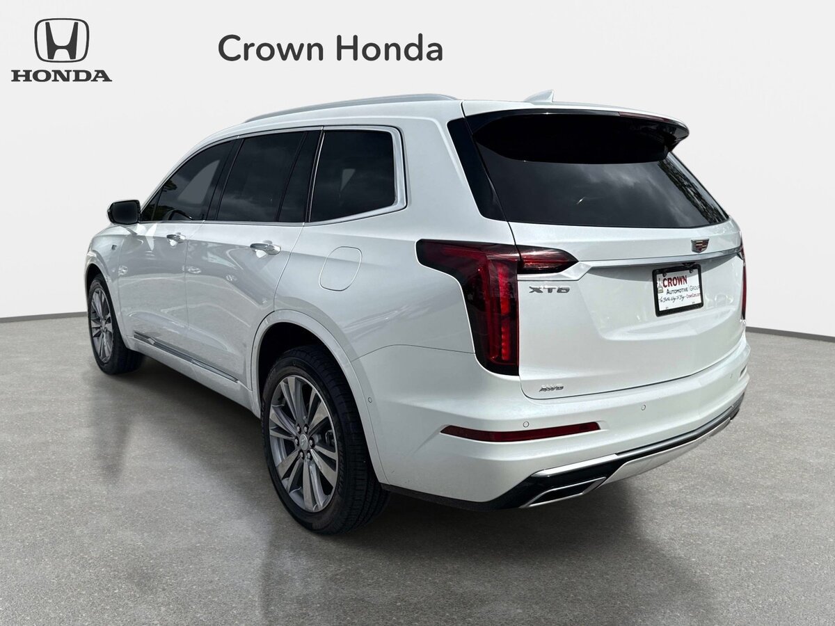 Used 2025 Cadillac XT6 Premium Luxury w/ Technology Package AWD/4WD image 3