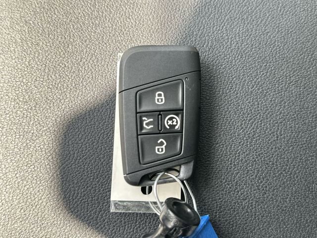 New 2026 Volkswagen Taos SE image 35