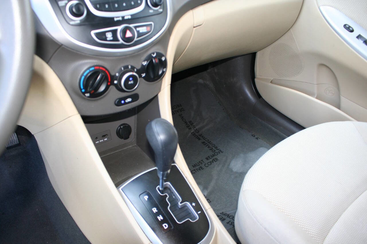 Used 2013 Hyundai Accent GLS FWD image 20