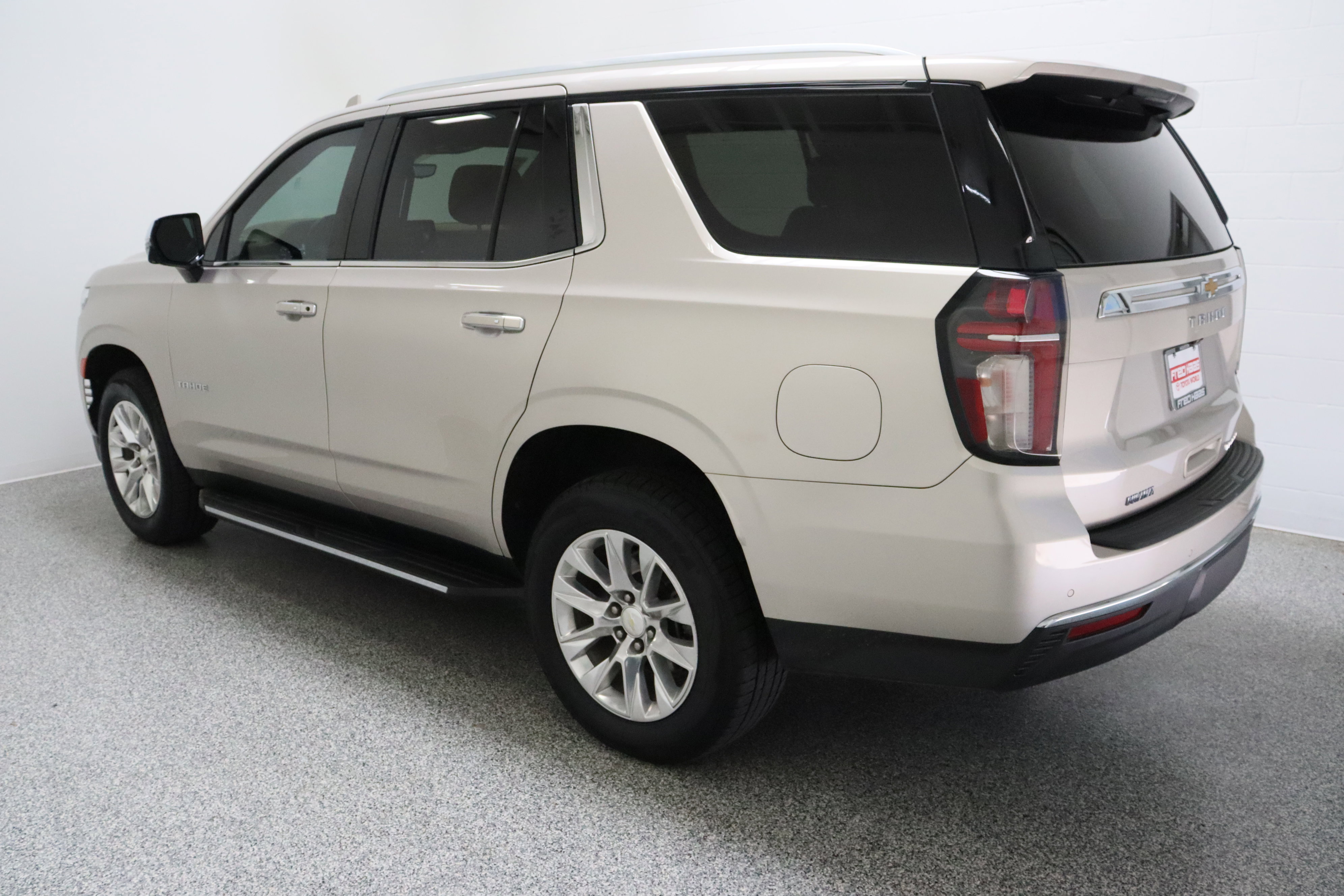 Used 2022 Chevrolet Tahoe Premier RWD image 9