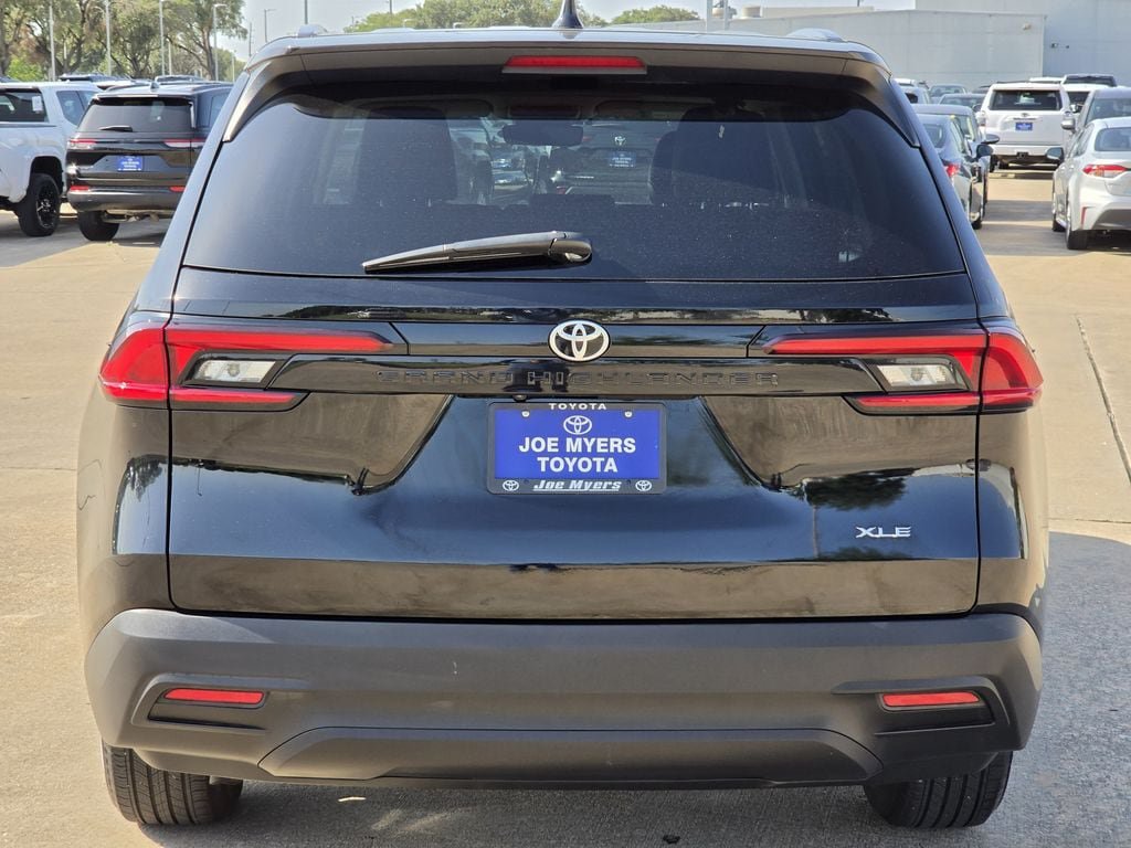 Used 2025 Toyota Grand Highlander FWD image 8