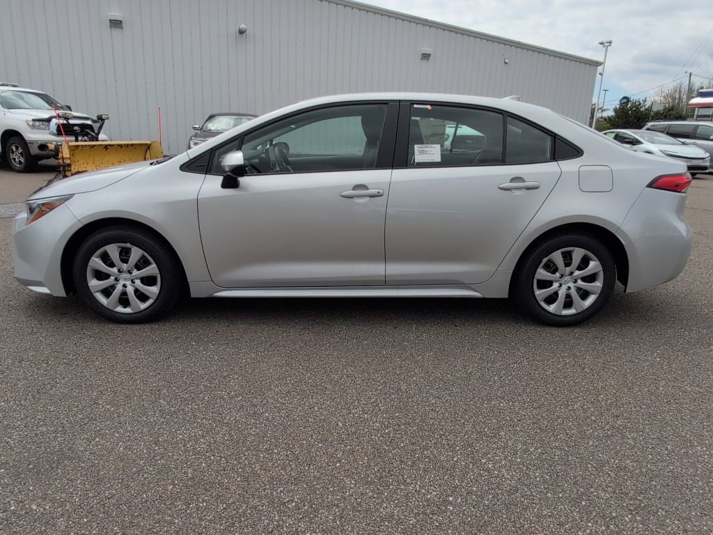 New 2026 Toyota Corolla LE FWD image 3