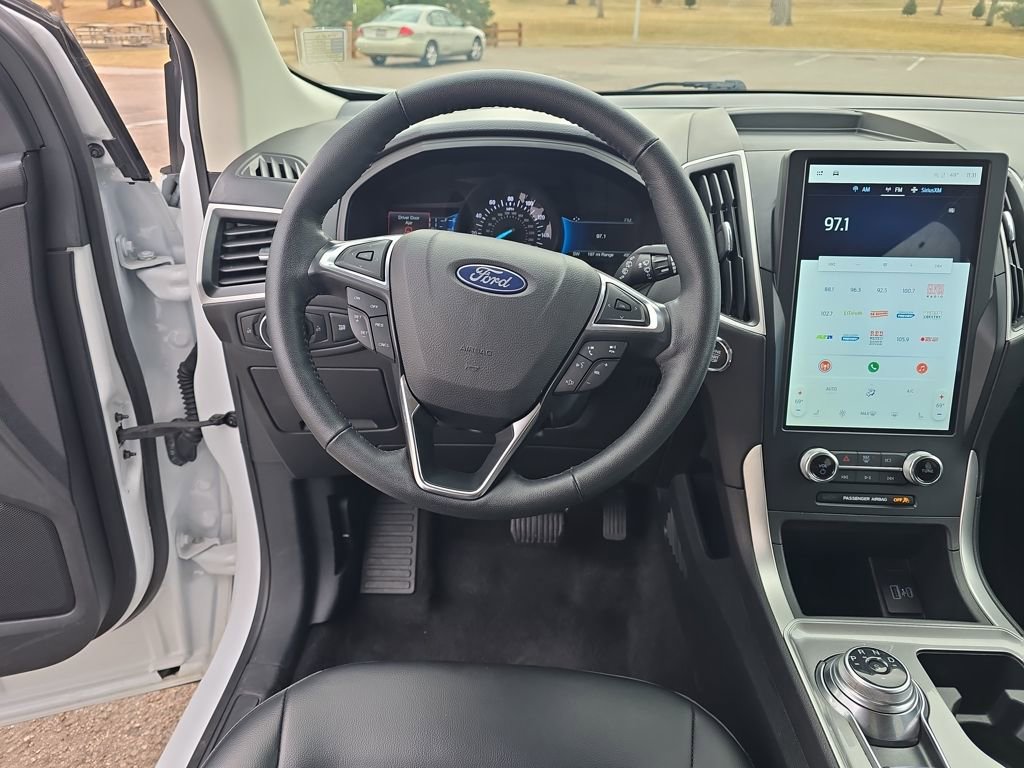 Used 2024 Ford Edge SEL image 14