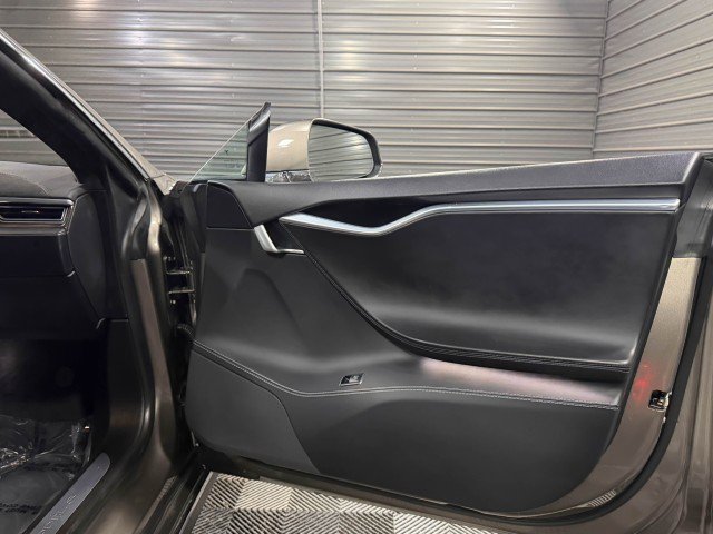 Used 2015 Tesla Model S 85 image 29