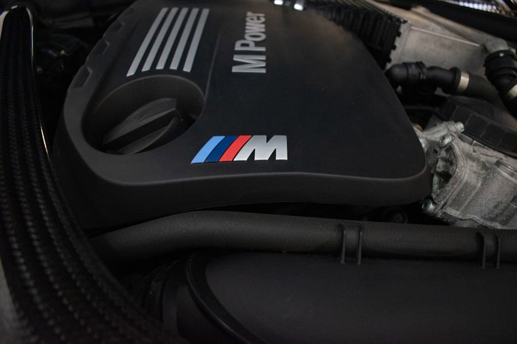 Used 2017 BMW M4 Coupe RWD image 11