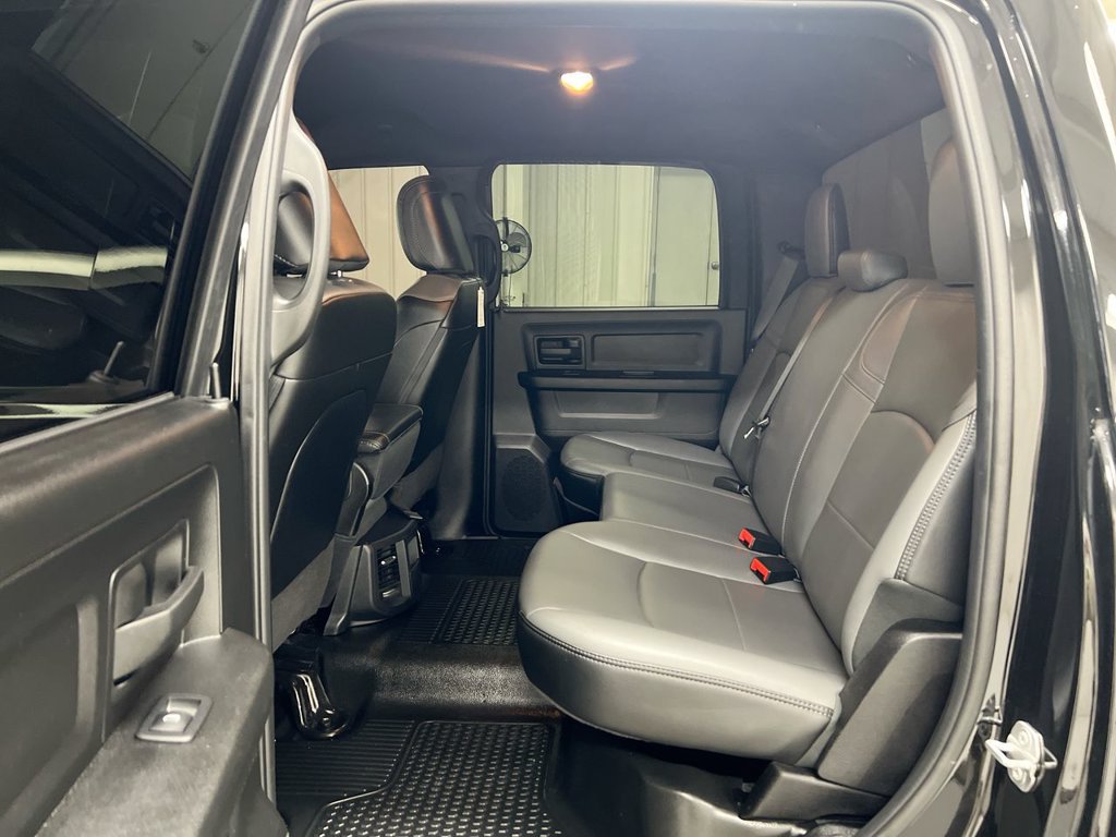 Used 2024 RAM 2500 Tradesman w/ Chrome Appearance Group AWD/4WD image 23
