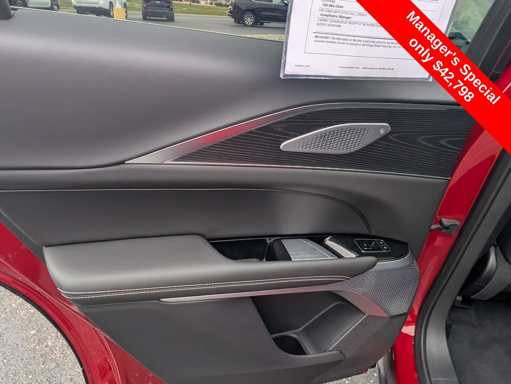 Used 2025 Cadillac Lyriq Luxury w/ LPO, Floor Liner Package AWD/4WD image 11