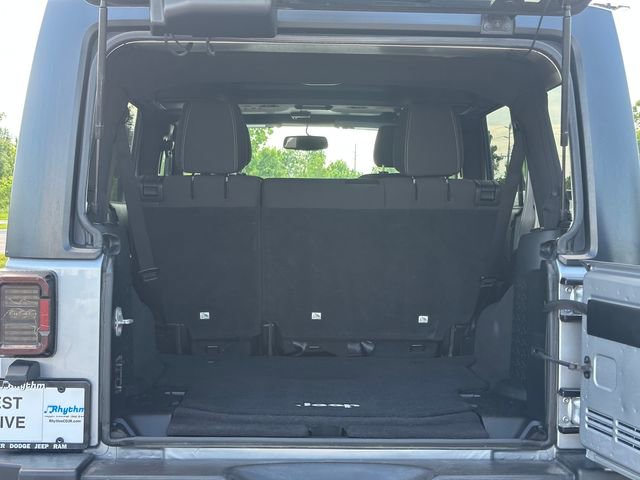 Used 2016 Jeep Wrangler Unlimited Sahara AWD/4WD image 17
