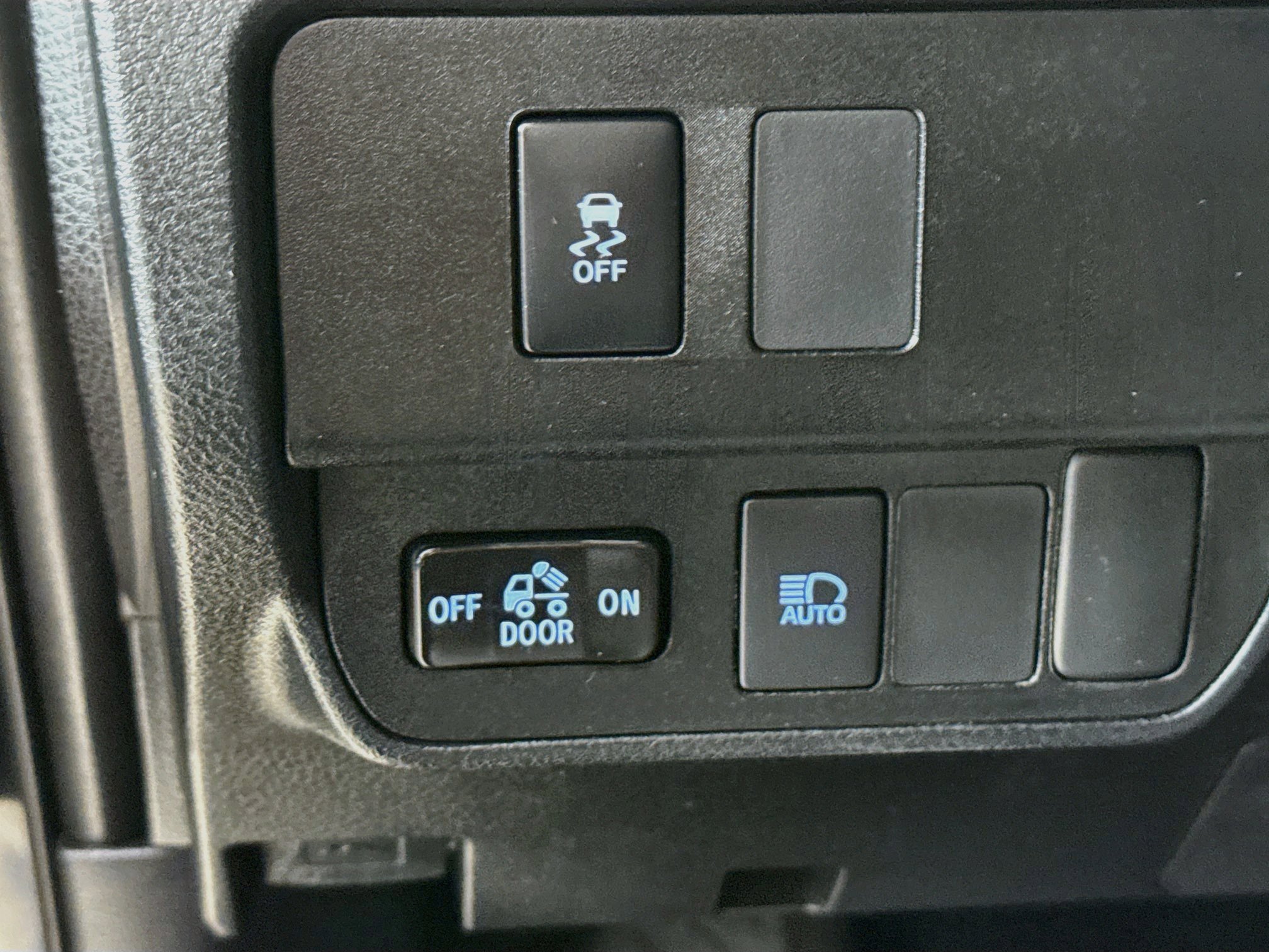 Used 2020 Toyota Tacoma SR5 RWD image 9