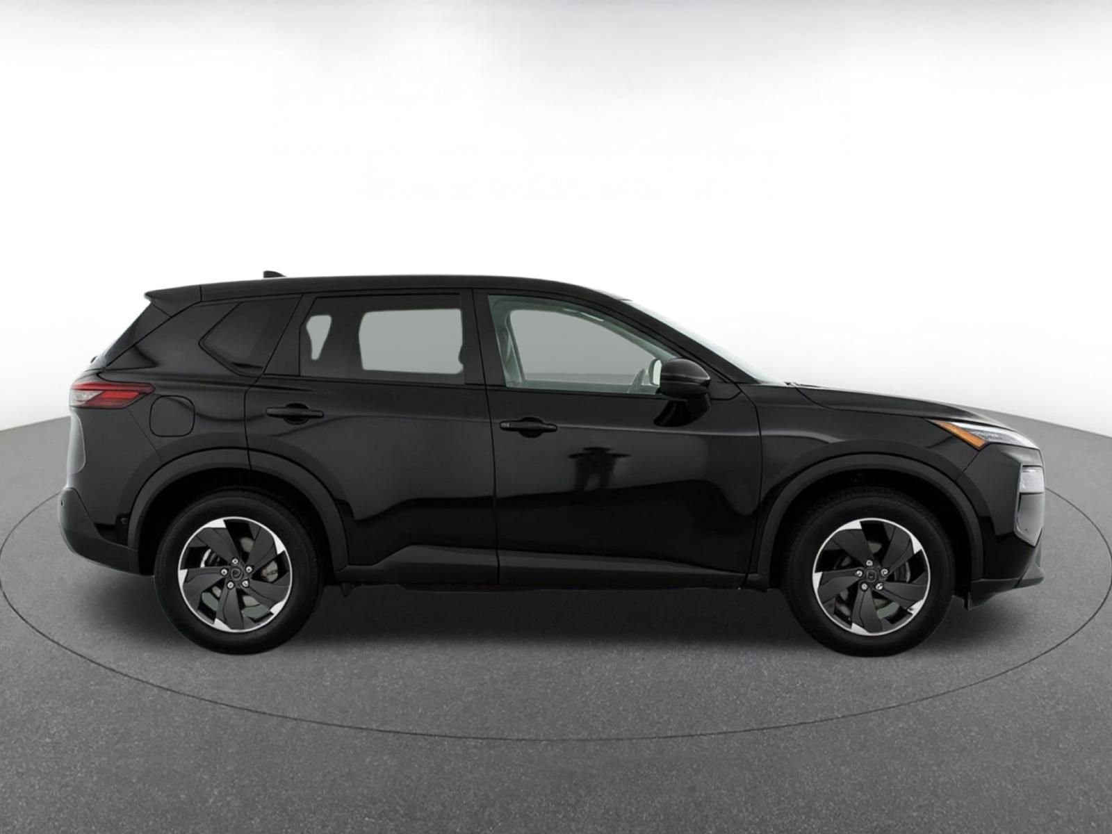 Used 2025 Nissan Rogue SV FWD image 13