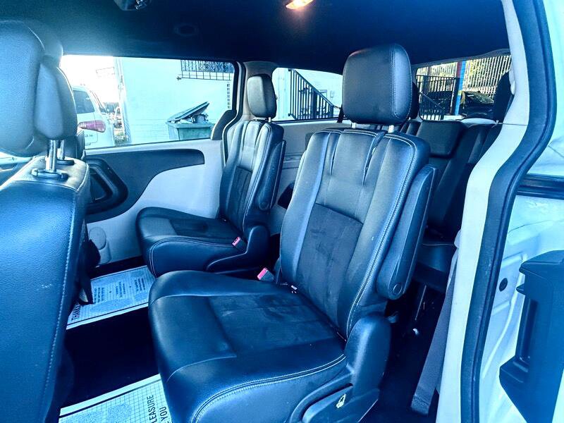 Used 2020 Dodge Grand Caravan SXT image 13