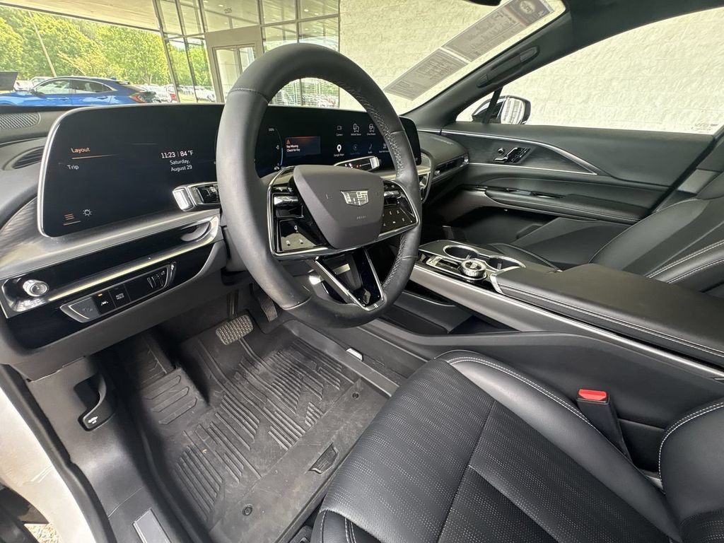 Certified 2025 Cadillac Lyriq Luxury AWD/4WD image 10
