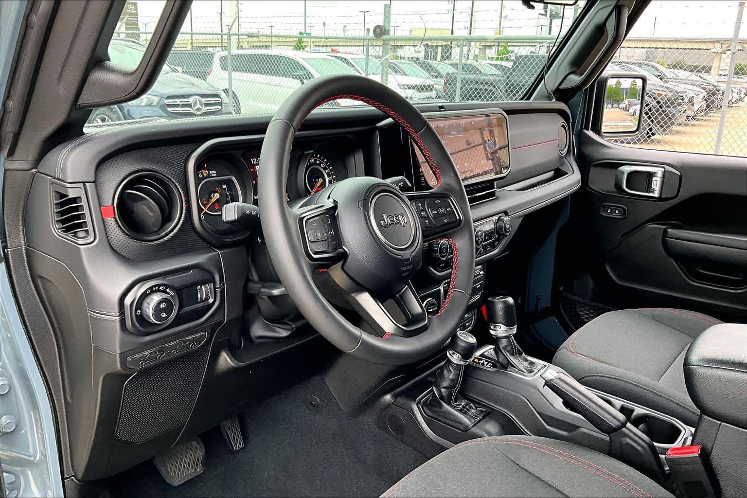 Used 2024 Jeep Gladiator Rubicon w/ Safety Group AWD/4WD image 16