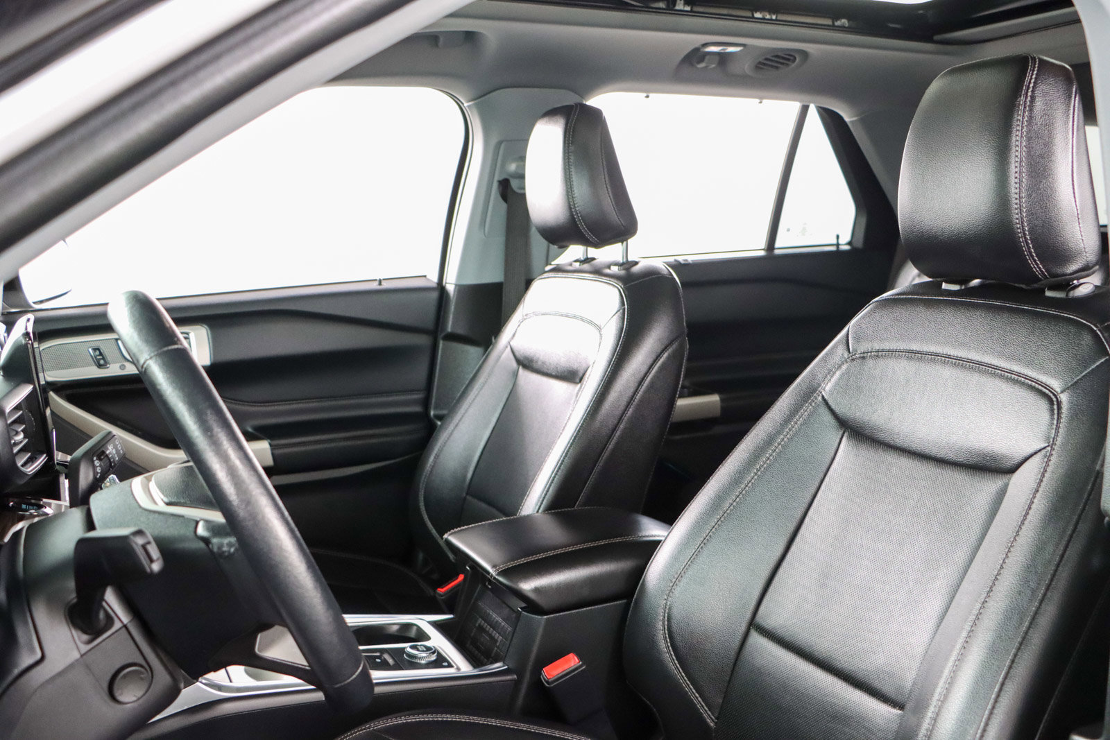 Used 2023 Ford Explorer Limited image 24