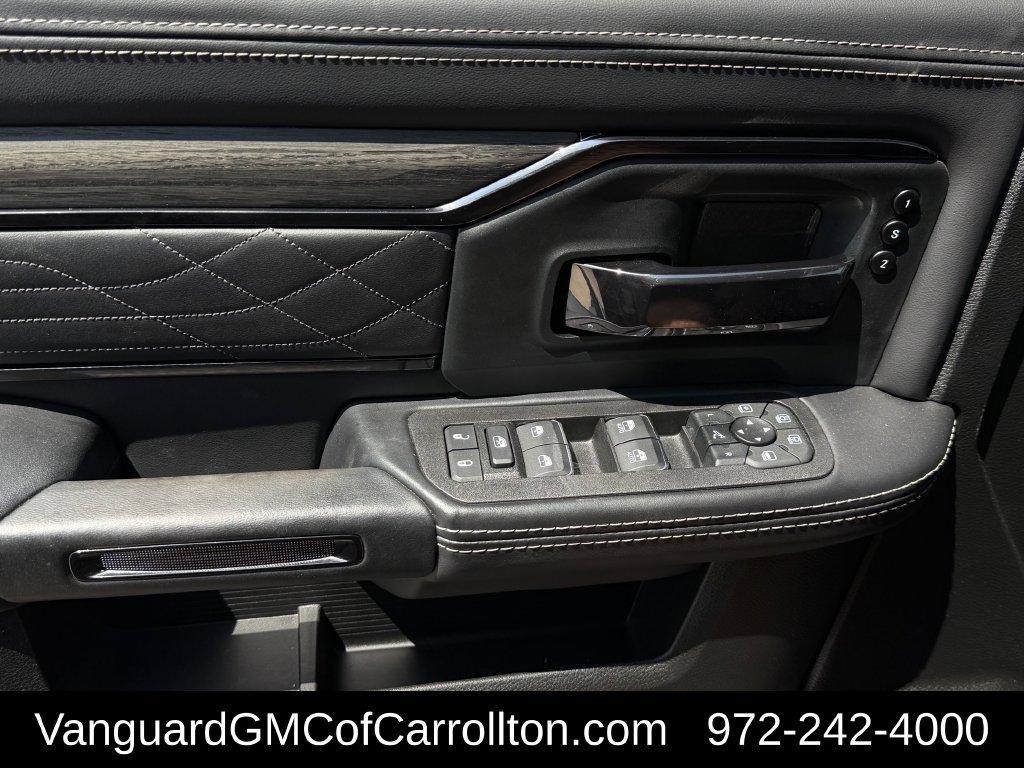 Used 2025 RAM 2500 Limited AWD/4WD image 30