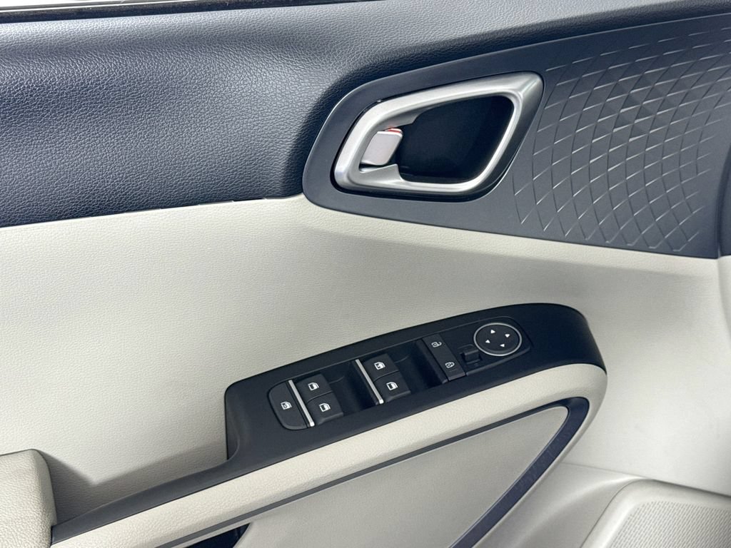 Used 2022 Kia Soul S FWD image 18