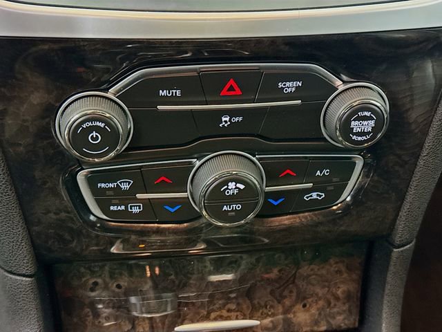 Used 2019 Chrysler 300 Limited image 18