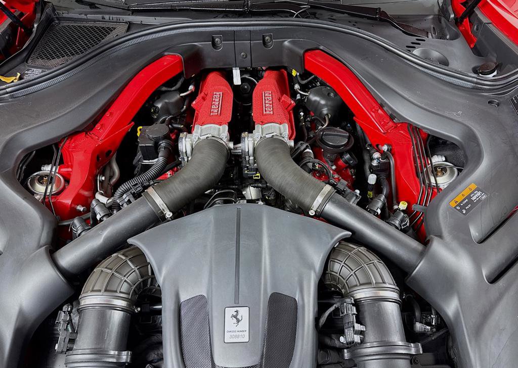 Used 2024 Ferrari Roma Spider image 12