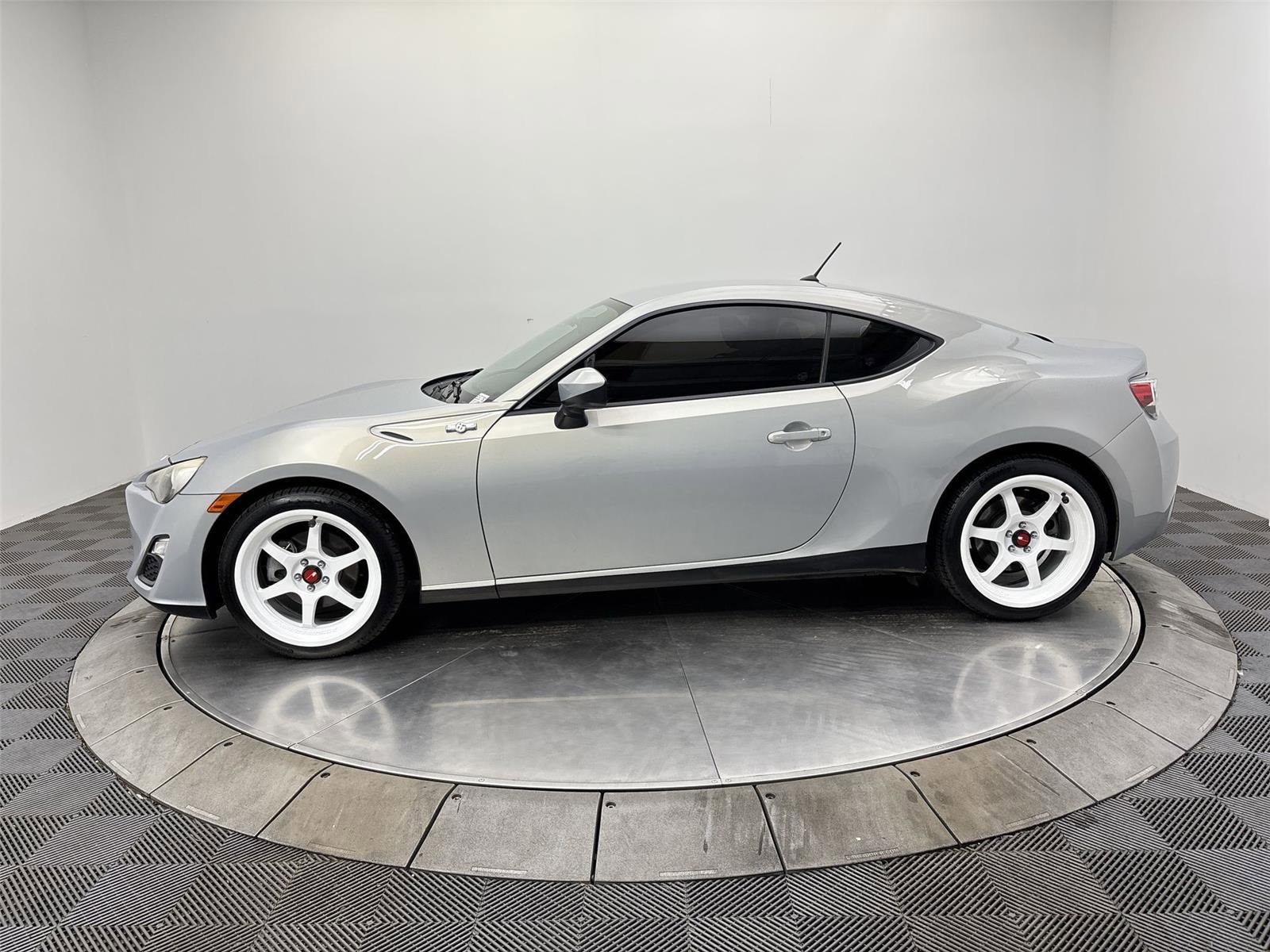 Used 2013 Scion FR-S 10 Series image 16