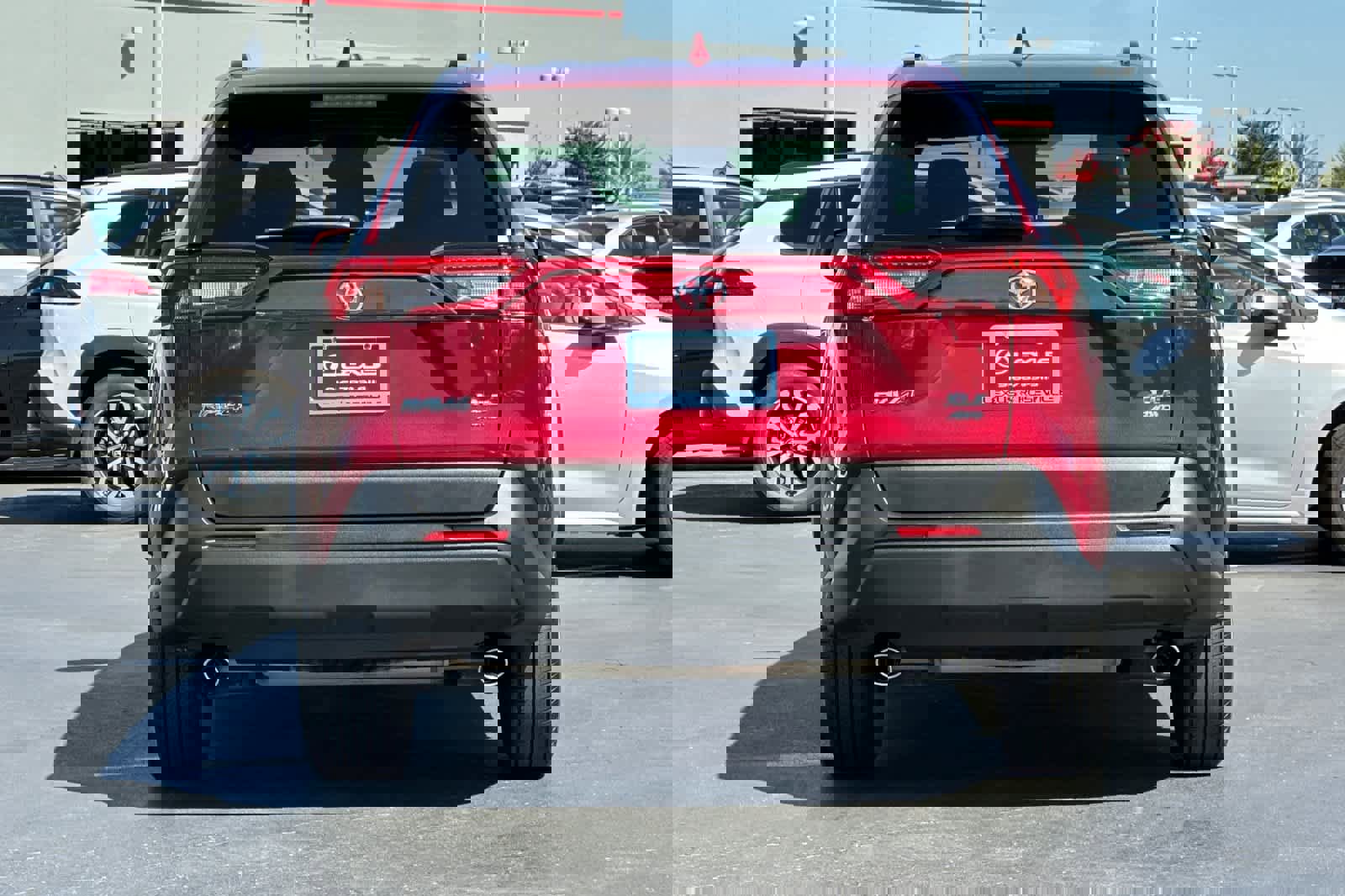 Used 2022 Toyota RAV4 XLE image 8