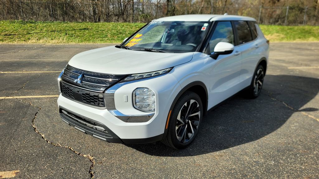 Used 2022 Mitsubishi Outlander ES image 5