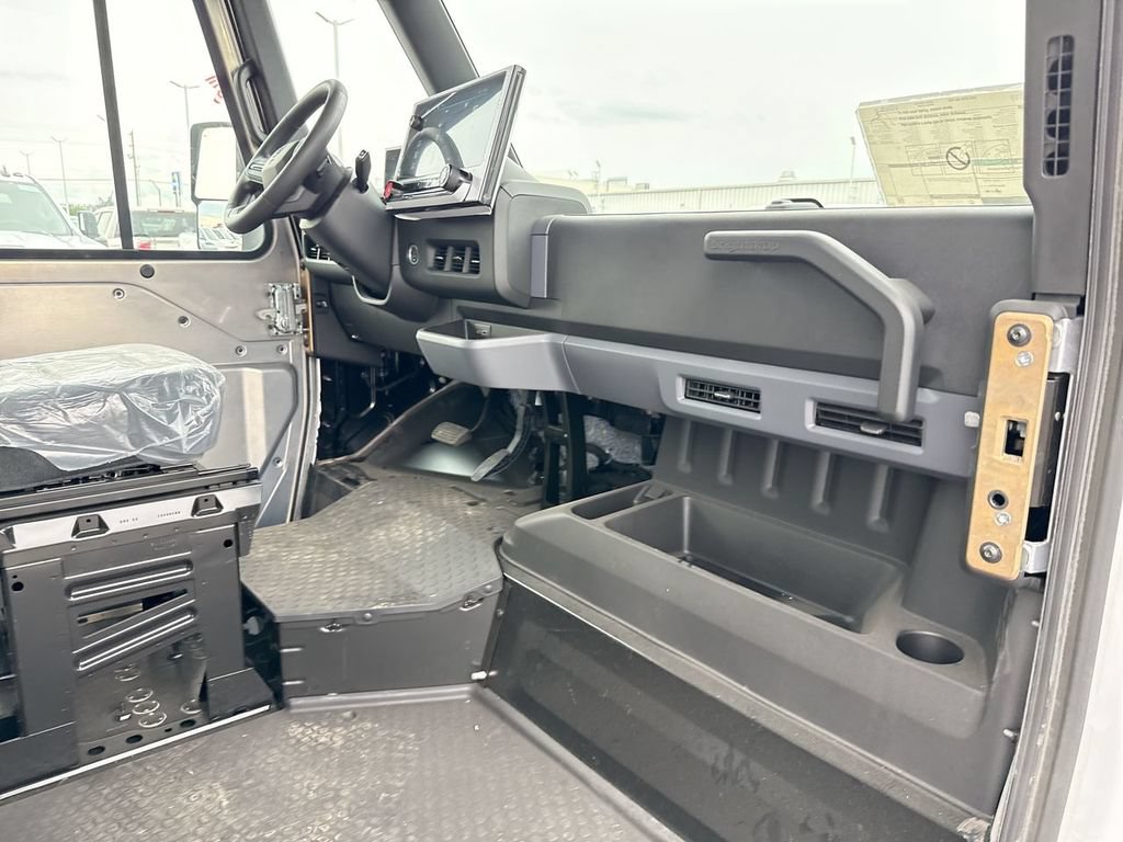 Used 2024 Chevrolet Brightdrop 400 w/ Commercial Equipment Package AWD/4WD image 37