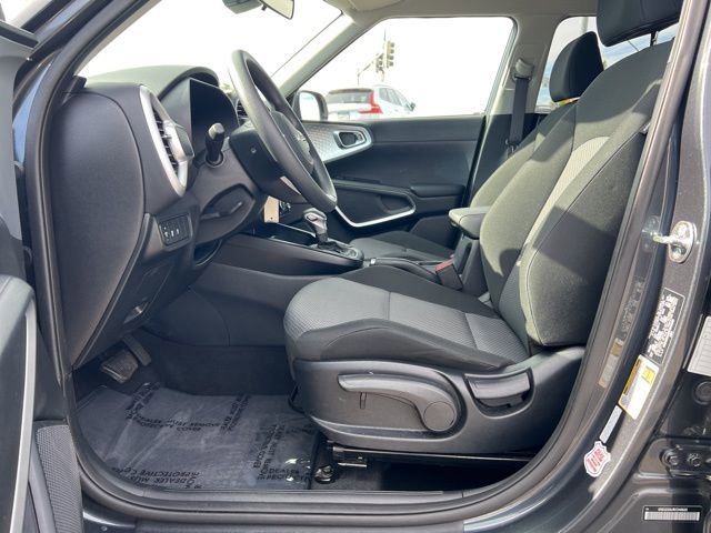 Used 2024 Kia Soul LX w/ Option Group 015 image 5