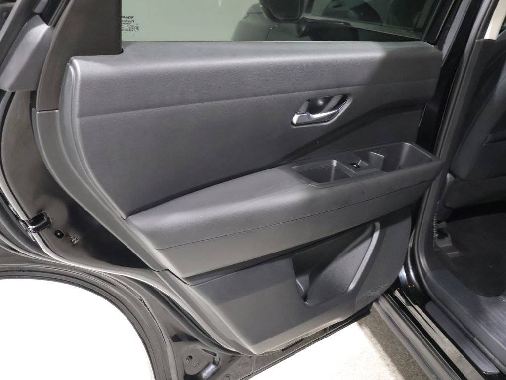 Used 2022 Nissan Pathfinder S AWD/4WD image 18