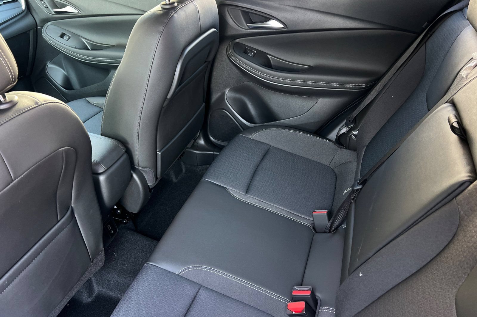 New 2026 Buick Encore GX Preferred w/ Comfort Package AWD/4WD image 9
