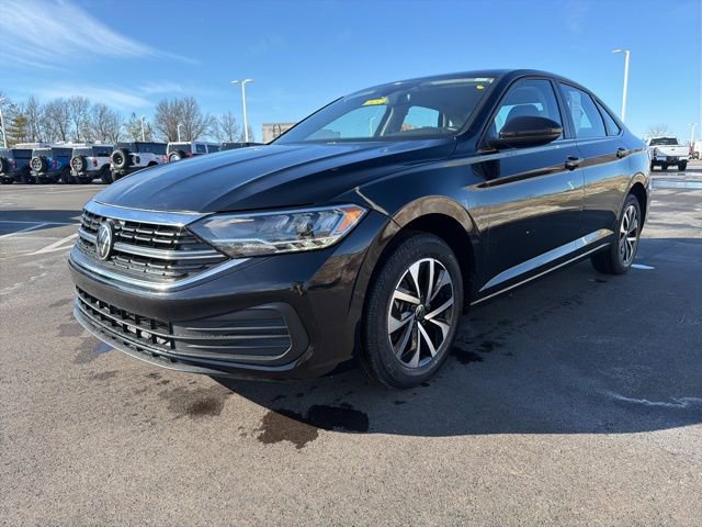 Used 2024 Volkswagen Jetta S image 2