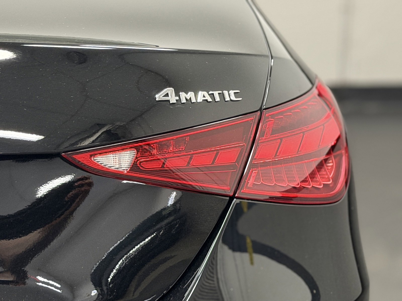 Used 2025 Mercedes-Benz C 300 4MATIC Sedan image 14